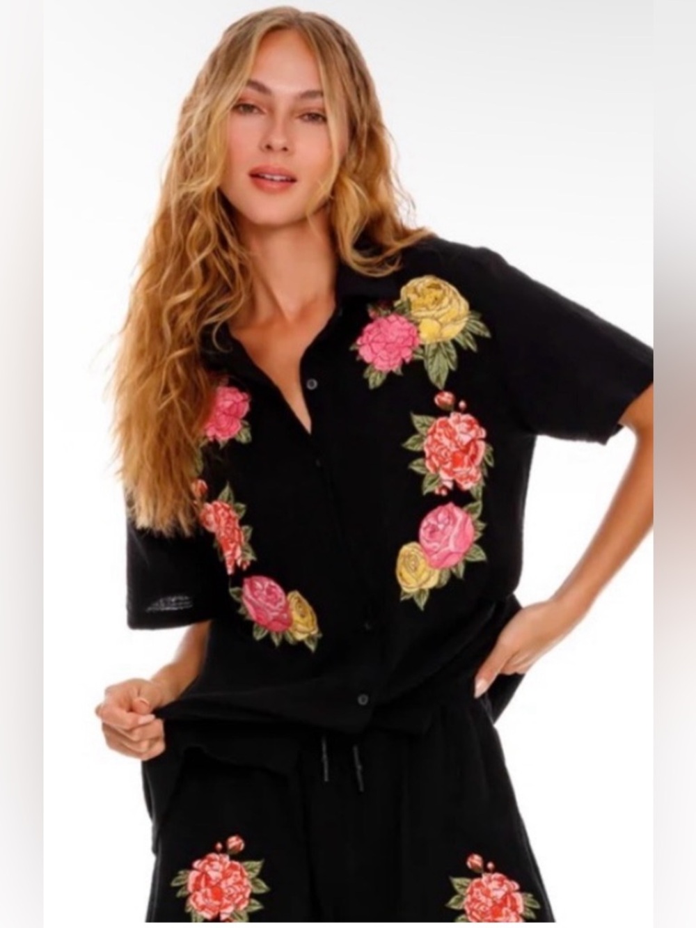 Aqua Bendita embridered unisex shirt. Sz med. NWT